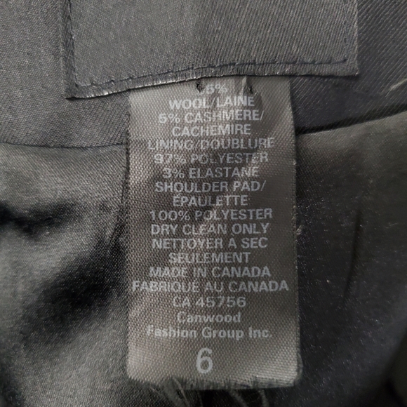 Smythe Women's Black Vest with Front Pockets - Picture 7 of 7